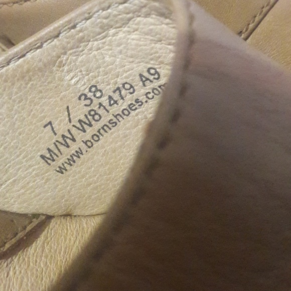 ❤SOLD❤$16 Born wedge leather sandals 7 3.5" - Picture 5 of 8